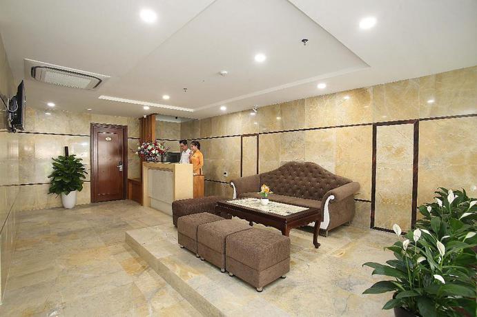 Imagen de los interiores del Hotel London and Apartment. Foto 14