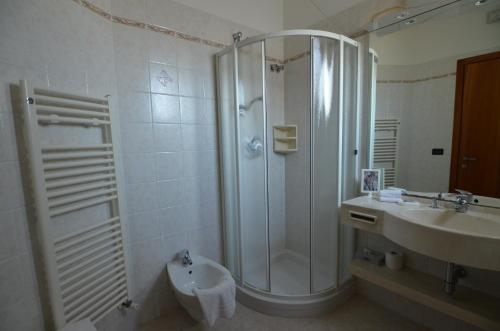 Imagen de la habitación del Hotel Londra, Cervia. Foto 8