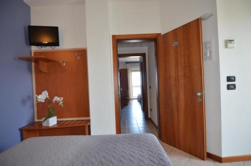 Imagen de la habitación del Hotel Londra, Cervia. Foto 9