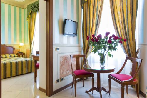 Imagen de la habitación del Hotel Londra. Foto 7