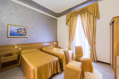 Imagen de la habitación del Hotel Londra. Foto 11