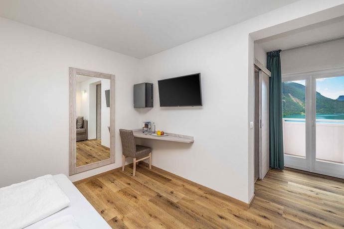 Imagen de la habitación del Hotel Londra, Molveno. Foto 4
