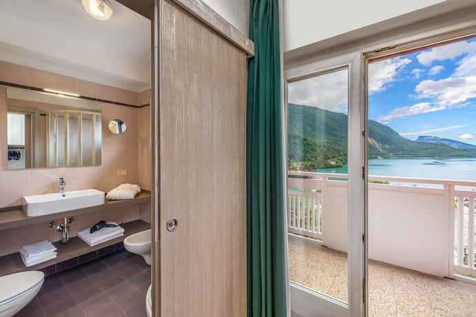 Imagen de la habitación del Hotel Londra, Molveno. Foto 11