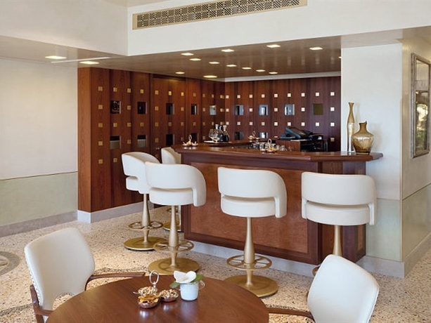 Imagen general del Hotel Londra Palace. Foto 5