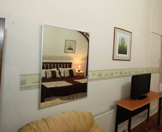 Imagen de la habitación del Hotel Londres 35. Foto 5