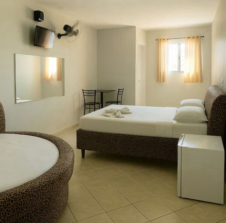 Imagen de la habitación del Hotel Londres ADE. Foto 8