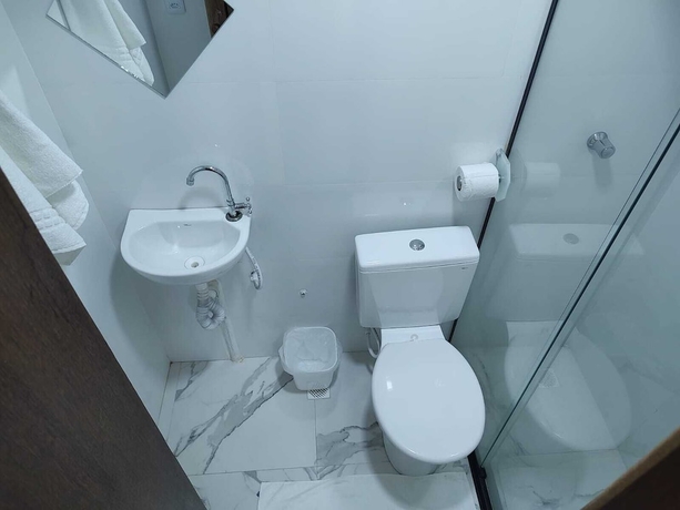 Imagen de la habitación del Hotel Londres ADE. Foto 9