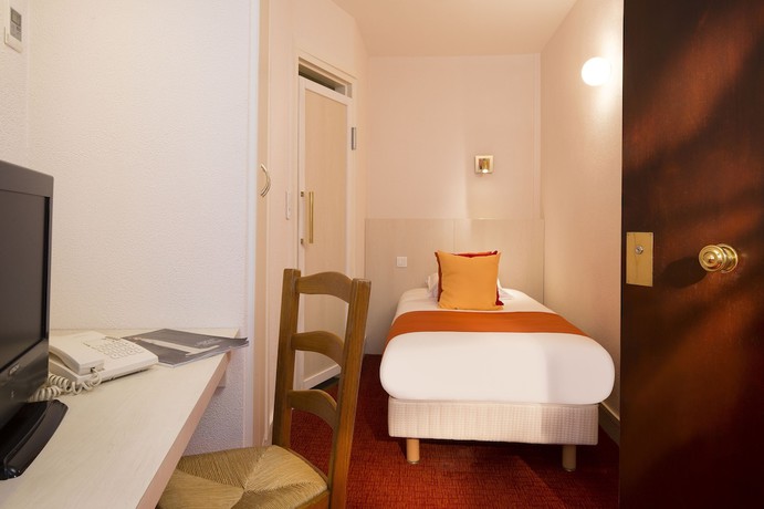 Imagen de la habitación del Hotel Londres Saint-Honoré. Foto 13