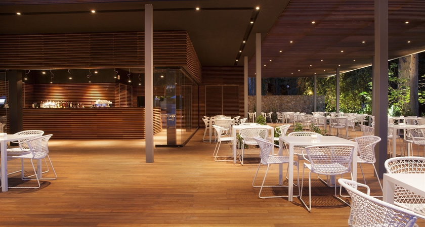 Imagen del bar/restaurante del Hotel Lone By Maistra Collection. Foto 4