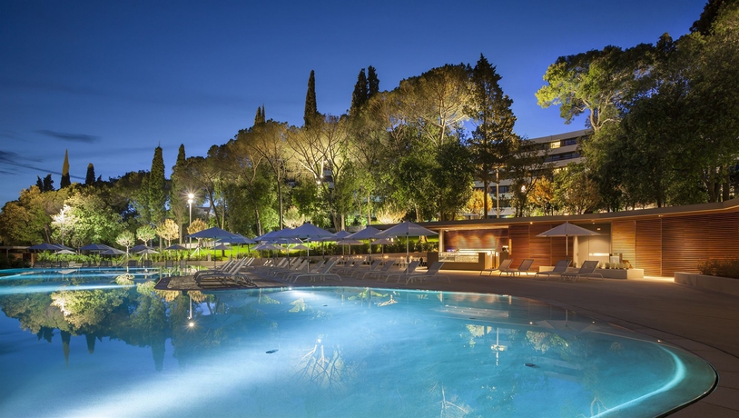 Imagen de la piscina del Hotel Lone By Maistra Collection. Foto 15