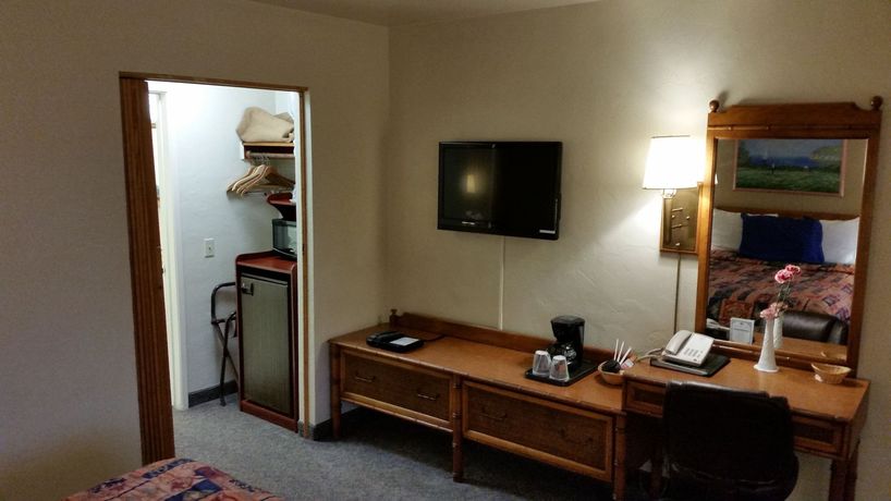 Imagen de la piscina del Hotel Lone Oak Lodge. Foto 16