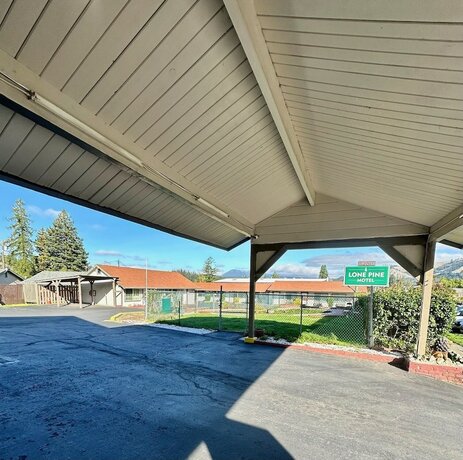 Imagen general del Hotel Lone Pine Motel. Foto 4