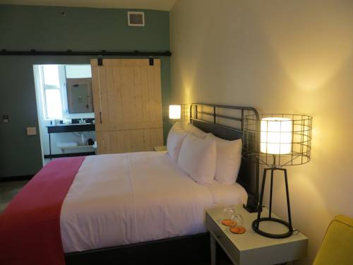 Imagen de la habitación del Hotel Lone Star Court, A Valencia. Foto 12
