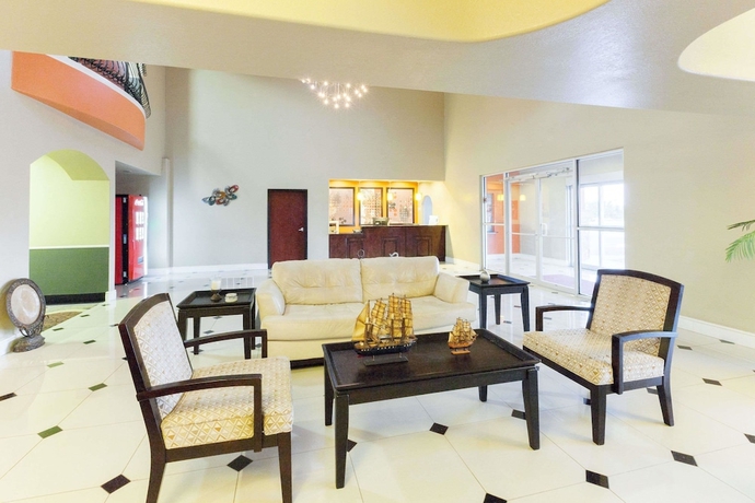Imagen de los interiores del Hotel Lone Star Inn and Suites. Foto 15