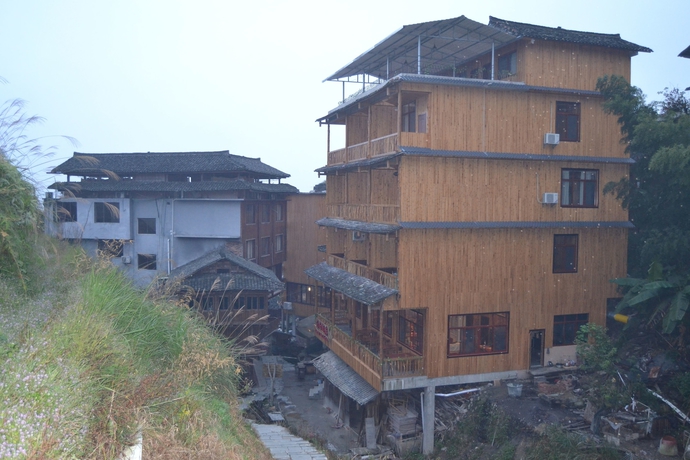 Imagen de los exteriores del Hotel Long An. Foto 15