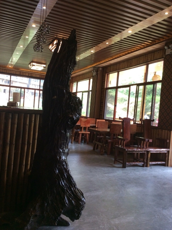 Imagen del bar/restaurante del Hotel Long An. Foto 5