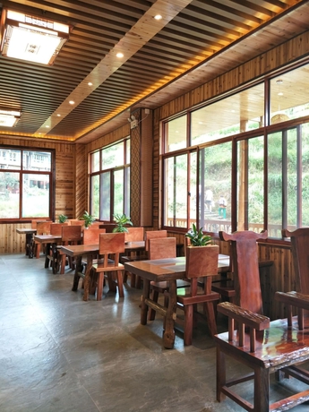 Imagen del bar/restaurante del Hotel Long An. Foto 6