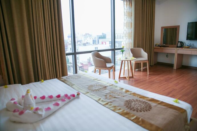 Imagen de la habitación del Hotel Long Anh. Foto 16