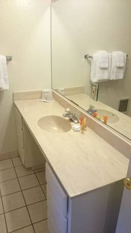 Imagen de la habitación del Hotel Long Barn Lodge & Event Center. Foto 14