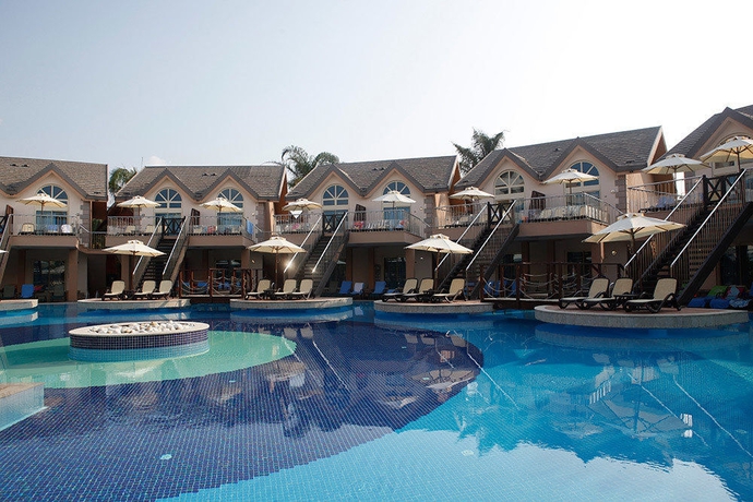 Imagen de la piscina del Hotel Long Beach Alanya. Foto 14