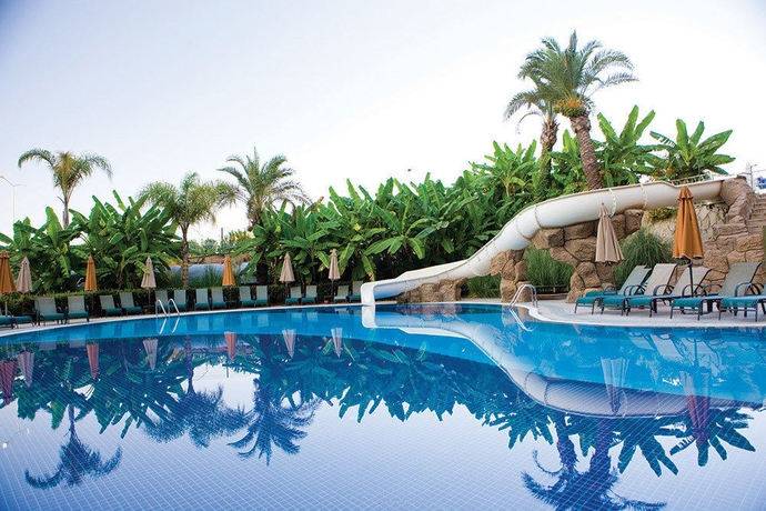 Imagen de la piscina del Hotel Long Beach Alanya. Foto 15