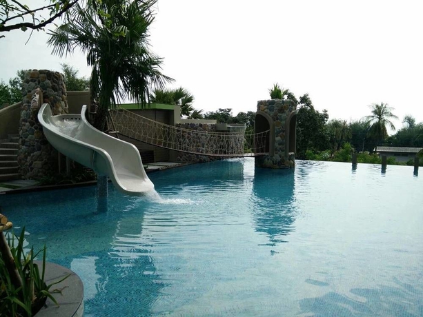 Imagen de la piscina del Hotel Long Beach Cha-am. Foto 14
