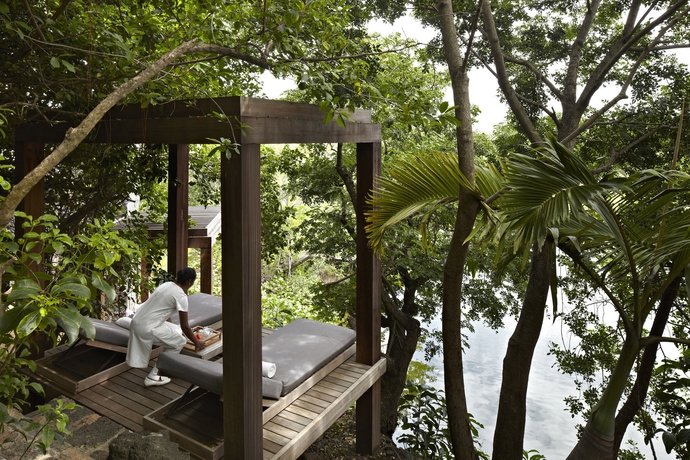 Imagen de los interiores del Hotel Long Beach Mauritius. Foto 12