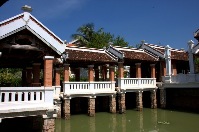 Imagen de los exteriores del Hotel Long Beach Resort Phu Quoc Island. Foto 11