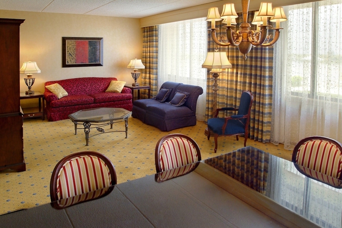 Imagen de la habitación del Hotel Long Island Marriott. Foto 14