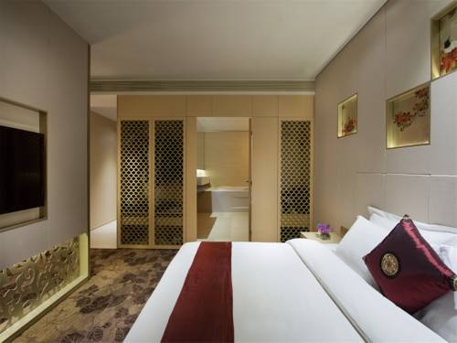 Imagen del bar/restaurante del Hotel Long Quan. Foto 3
