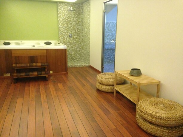 Imagen general del Hotel Long View Resort and Spa Rooms and Apartments. Foto 11