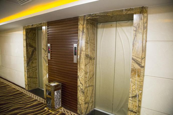 Imagen de los interiores del Hotel Long Zhou. Foto 16