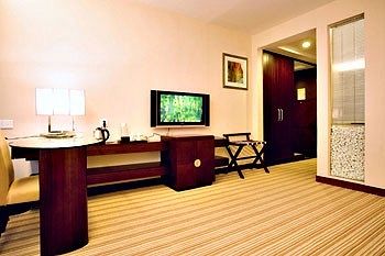 Imagen de la habitación del Hotel Long Zhou. Foto 10