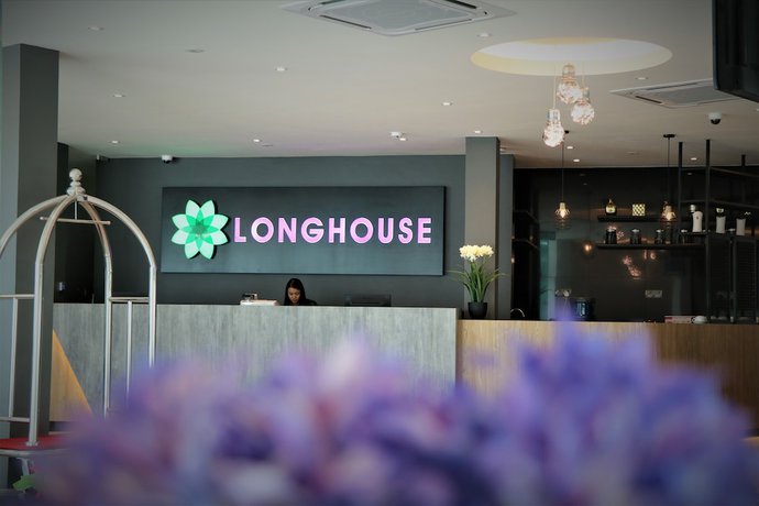 Imagen de los interiores del Hotel Longhouse. Foto 17