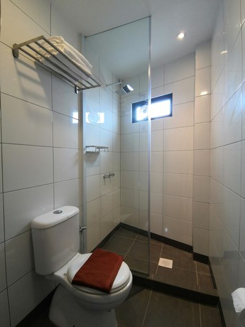 Imagen de la habitación del Hotel Longhouse. Foto 12
