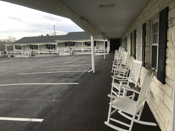 Imagen general del Hotel Longhouse Lodge Motel. Foto 8