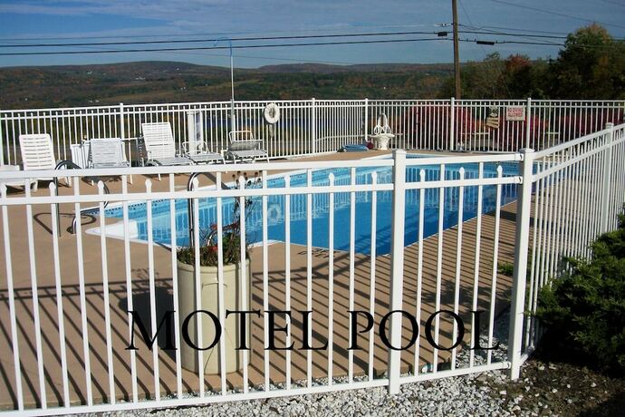 Imagen general del Hotel Longhouse Lodge Motel. Foto 9