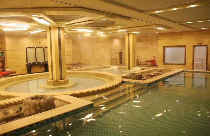 Imagen de la piscina del Hotel Longjing Lihua International Hotel And Spa. Foto 16