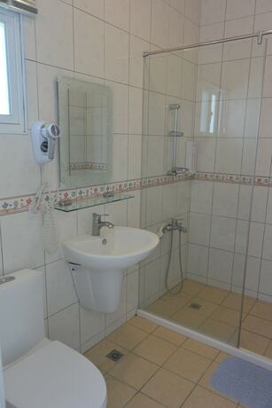 Imagen de la habitación del Hotel Longtensha. Foto 15