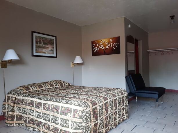 Imagen de la habitación del Hotel Longview Inn. Foto 11
