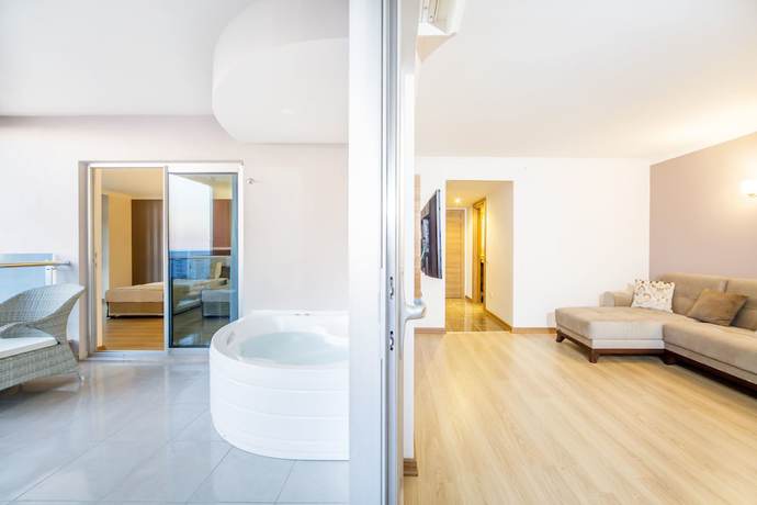 Imagen de la habitación del Hotel Lonicera Resort & Spa. Foto 8