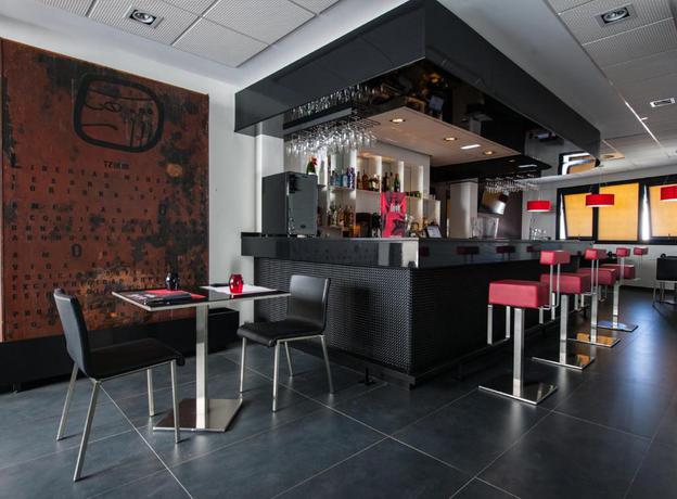 Imagen del bar/restaurante del Hotel Loob, Torrej&oacute;n de Ardoz. Foto 2