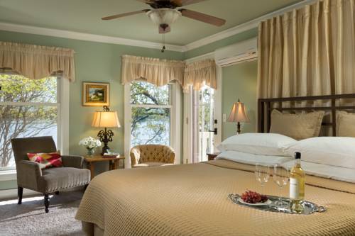Imagen de la habitación del Hotel Lookout Point Lakeside Inn. Foto 8