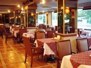 Imagen del bar/restaurante del Hotel Lopburi Inn. Foto 8