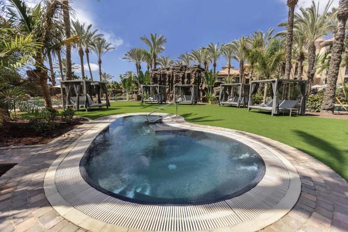 Imagen de la piscina del Hotel Lopesan Costa Meloneras Resort & Spa. Foto 23