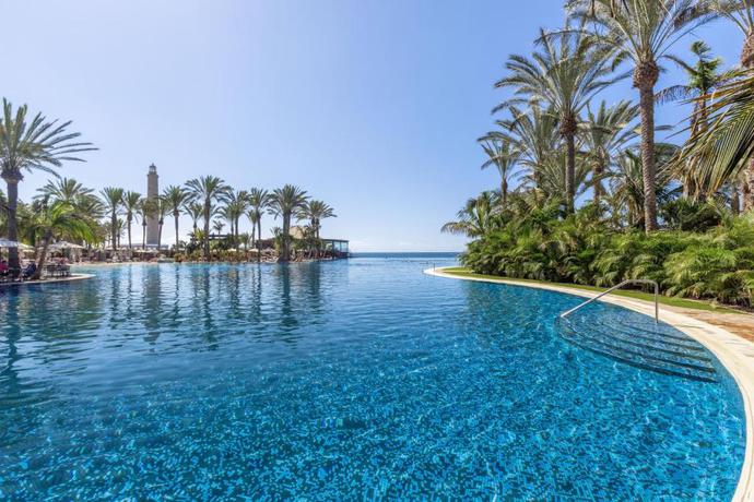 Imagen de la piscina del Hotel Lopesan Costa Meloneras Resort & Spa. Foto 28