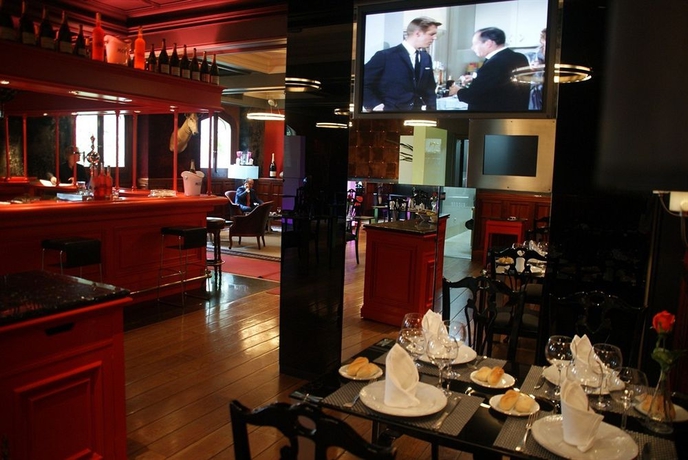 Imagen del bar/restaurante del Hotel Lopez De Haro. Foto 2