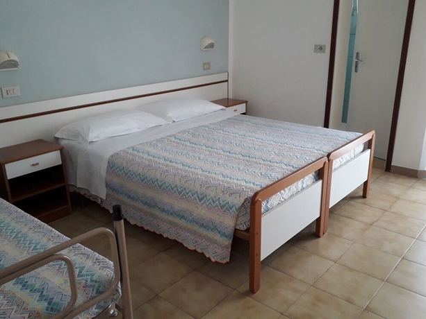 Imagen de la habitación del Hotel Lora, Rimini. Foto 5