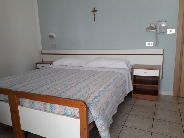 Imagen de la habitación del Hotel Lora, Rimini. Foto 6