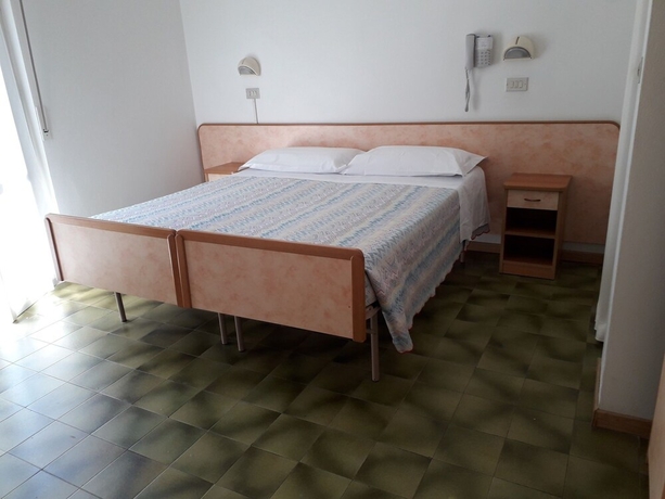 Imagen de la habitación del Hotel Lora, Rimini. Foto 7
